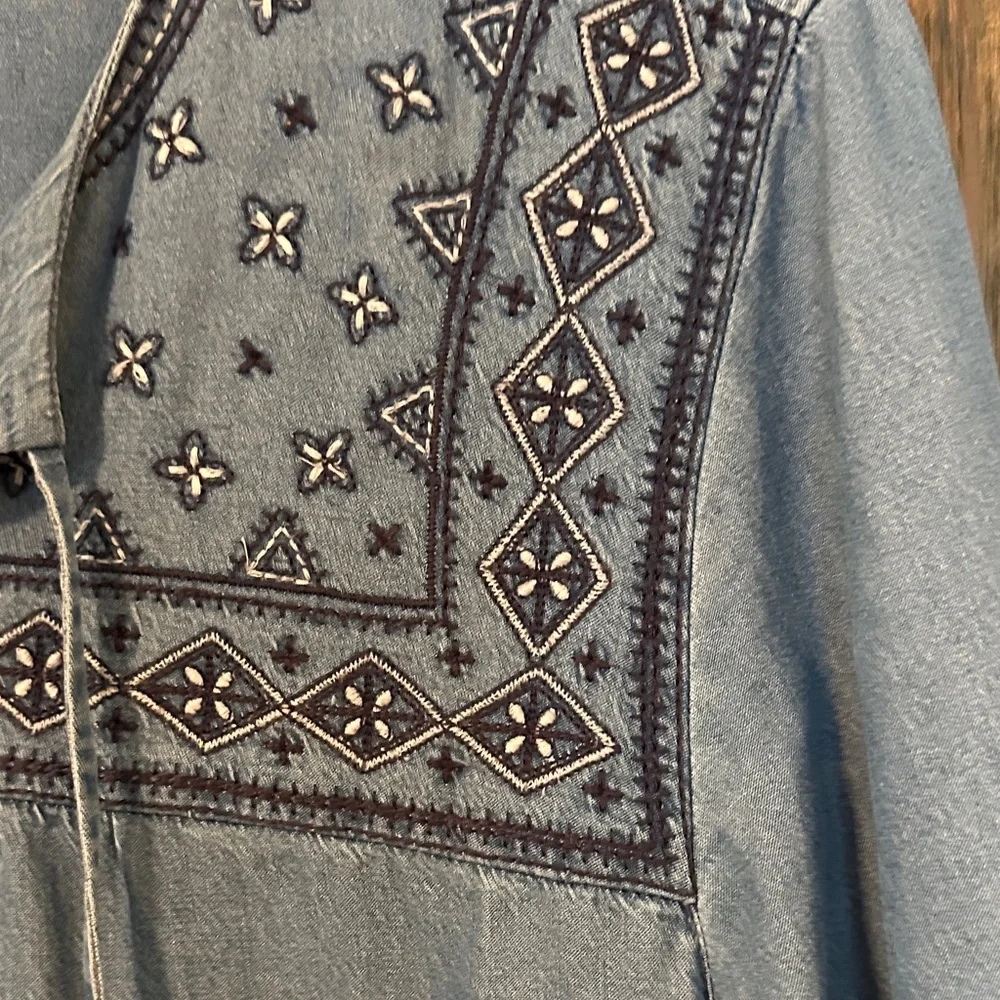 J. Jill Blue Boho Embroidered dress. Perfect for casual outings. - Picture 3 of 6